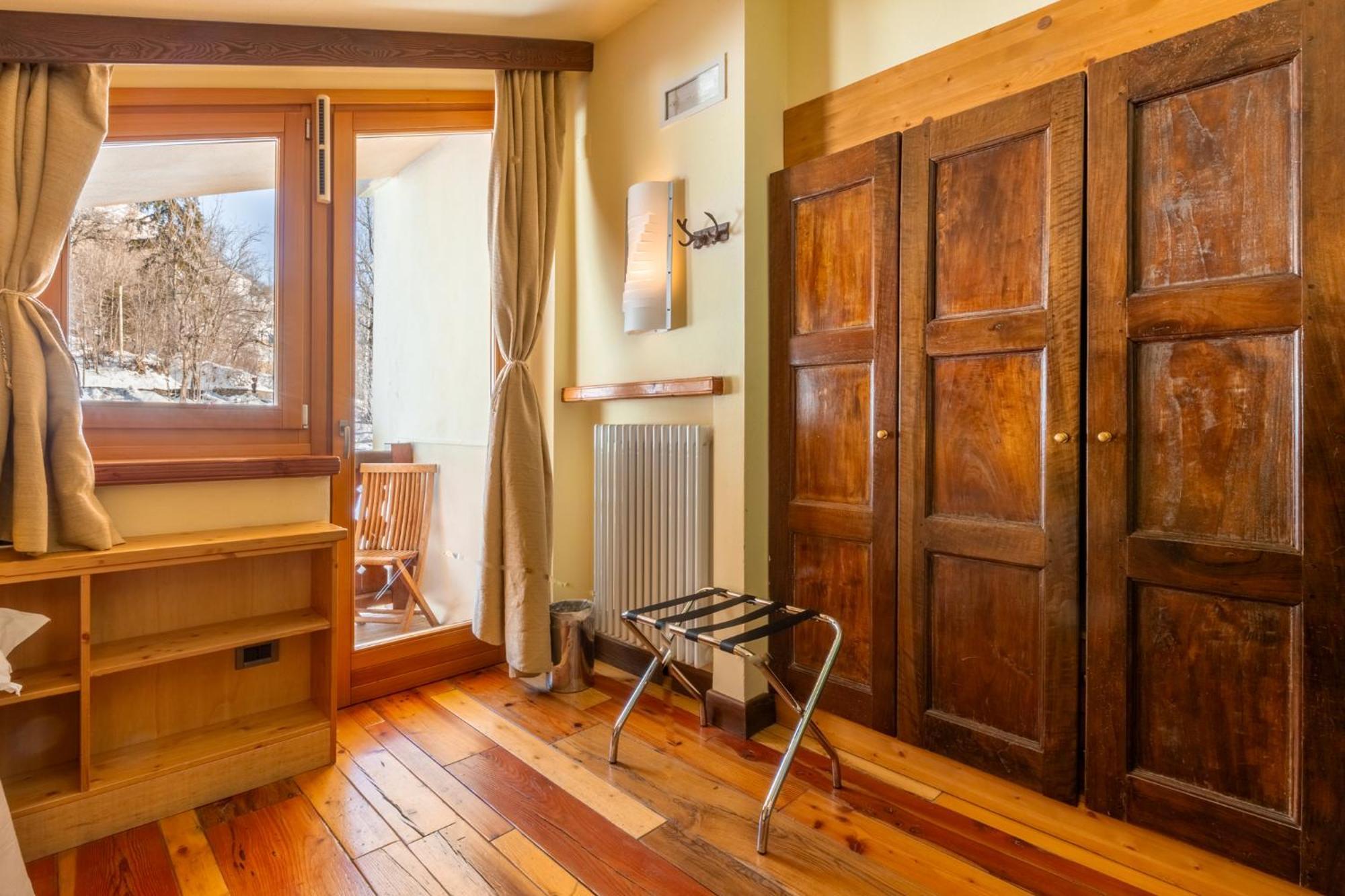 Shatush Hotel Курмайор Екстериор снимка